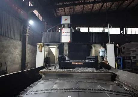 تشطيب هيكل ماكينة الليزر على مركز تفريز CNC كبير