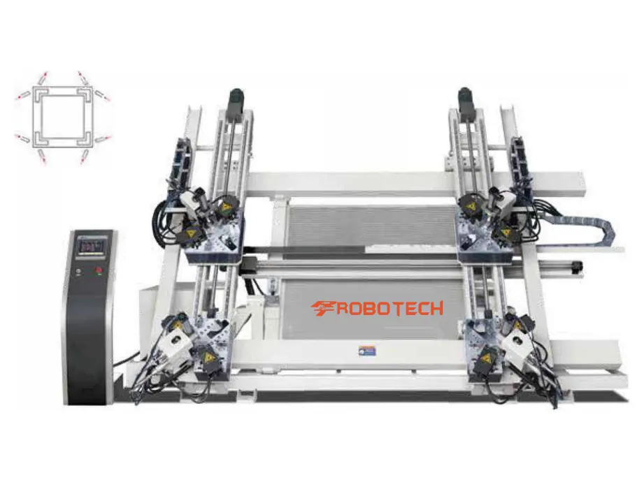 مكينة تجميع زوايا CNC بأربعة رؤوس CLM4S من روبوتك