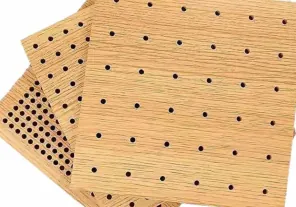 ألواح مكسوة بنقاط تخريم